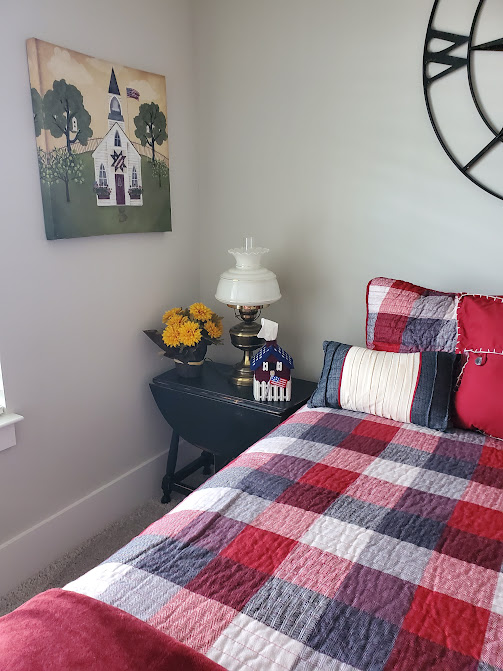Guest room before the Cabinet of Curiosities transformation
