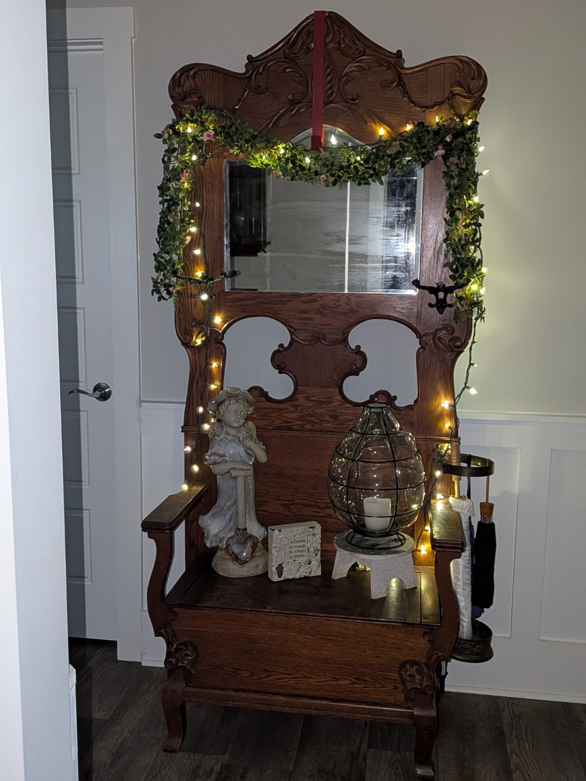 Family hall tree in its everyday setting